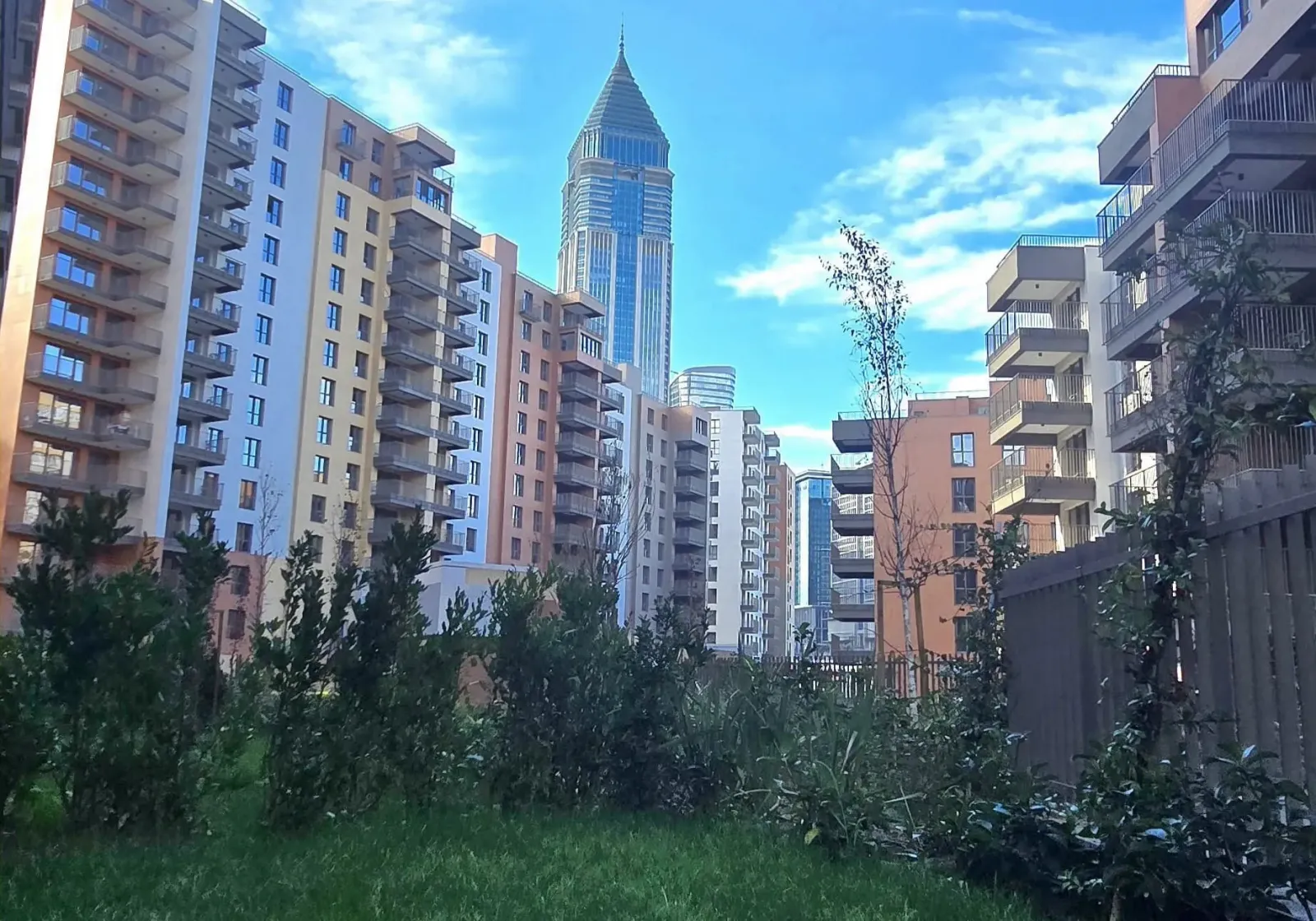 Современные апартаменты в Умрание рядом с Финансовым центром